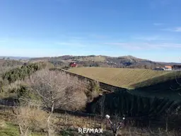 Einfamilienhaus in den Weinbergen mit atemberaubender Fernsicht