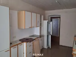 "Sehr schönes Mehrparteienhaus mit unzähligen Möglichkeiten im Ortskern von Weinburg am Saßbach"