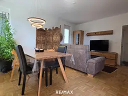 3-Zimmer-Wohnung im 2ten Stock mit sonniger Loggia &amp; Tiefgarage in Toplage von Kaindorf an der Sulm