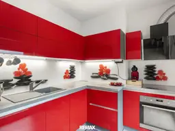 Die Sterne zum Greifen nahe! Teilsanierte 64 m² drei-Zimmer-Wohnung mit Carportplatz neben Mercedes Pappas in Graz-Gösting