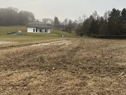 Sonniger Baugrund mit angrenzender Freifläche in ruhiger Lage