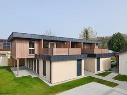 Neu errichtete Wohnanlage - 9 Wohnungen – 7 Gärten - 2 Dachterrassen – 1 Pool - Carportanlage.