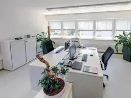 Einzelbüros ab ca. 25m² im Innovationszentrum W.E.I.Z., größere weitere Büroräume verfügbar