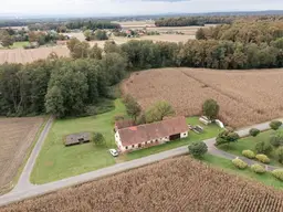 Älteres Bauerngehöft mit 2,6 Hektar umliegenden Wiesen und Waldgrund - Verdoppelung möglich - alter Rohbaukeller vorhanden