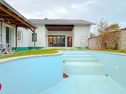 Ausbaufähiges Einfamilienhaus mit Pool + saniertes Nebengebäude mit zwei separaten Wohneinheiten