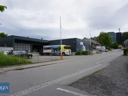 Vielseitig verwendbares Betriebsgebäude in guter Lage von Sulz zu verkaufen