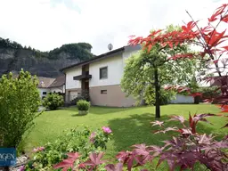 Gepflegtes Wohnhaus mit großem Garten (Grundstücksfläche: ca. 1.163 m²) und schönem Ausblick in Hohenems zu verkaufen!