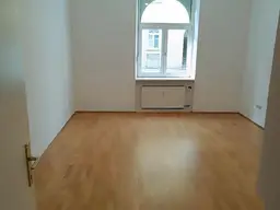 Nähe Innenstadt: GERÄUMIGE 2-Zimmerwohnung