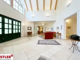 Wunderschöne Bungalow-Villa mit großzügigem Grundstück und Pool