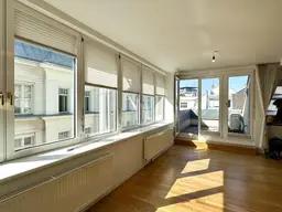 Klimatisierte Terrassenwohnung mit Blick auf das Haus des Meeres und auf die Mariahilferstraße