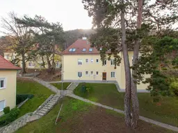 ANLEGERHIT IN MÖDLING - 3-ZIMMER-WOHNUNG IM DACHGESCHOSS MIT GRÜNBLICK