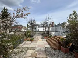 Luxuriöses Dachgeschoß in 1080 Wien: 4 Zimmer, Terrasse, Loggia &amp; mehr