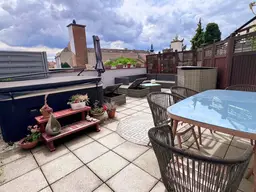 IM HERZEN VON PFAFFSTÄTTEN - MODERNE DACHGESCHOSSWOHNUNG MIT TERRASSE UND WHIRLPOOL