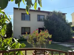 Großzügiges Mehrfamilienhaus mit 7 Zimmern und Garten