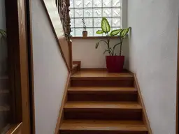 Großzügiges Mehrfamilienhaus mit 7 Zimmern und Garten