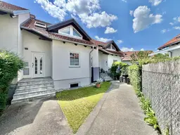 ERSTBEZUG nach Renovierung - 5 Zimmer - ca. 123m² WFL - EINBAUKÜCHE (Ablöse) - Garten - Terrasse - Keller - KFZ Stellplatz - Photovoltaik