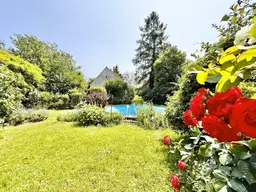 GARTENLIEBHABER aufgepasst - ca. 1.500m² Grund - beheizter POOL - 4 bis 5 Zimmer - ca. 176m² NFL - Terrasse - Rosengarten - Presshaus mit Weinkeller - Nutzgarten mit Potenzial