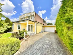 TRAUMHAUS mit Pool &amp; großer Garage | ca. 790m² GFL | ca. 323m² NFL | 5 Zimmer | KLIMA | 2 Balkone | 2 Terrassen | Garten | Top Ausstattung