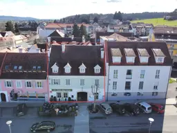 Historisches Zinshaus am Hauptplatz von Fehring ...!