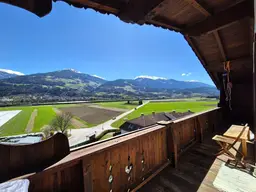 Bergblick trifft Wohnkomfort