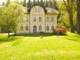 Wunderschönes Grundstück mit keinem Zinshaus im Ortskern von Weissenbach an der Triesting!