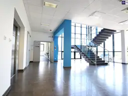 Ihr neuer Firmenstandort: Moderne Gewerbeimmobilie in Laßnitzhöhe - Büro- und Geschäftsräumlichkeiten auf 136 m² mit erstklassiger Ausstattung, KFZ-Abstellplätzen, E-Ladestationen &amp; Klimaanlage! Vereinbaren Sie gleich einen Termin!