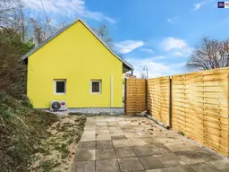 Kleines Haus. Erstbezug nach Sanierung! Bezugsbereit mit eigenem Brunnen und kleinem Grundstück. Minibetriebskosten!!!