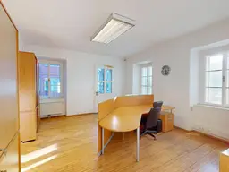 Repräsentative Gewerbeimmobilie mit Altbauflair in zentraler Lage - ca. 150 m² Raum für kreative Ideen! Gleich anrufen und Besichtigungstermin vereinbaren!