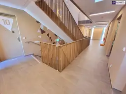 Zwischen Wienerwald und Weltstadt. Lebens(t)raumerfüller im Wienerwald! TOP Neubauwohnung mit viel Freiraum! Traumhafte Rundum-Terrasse + Ideale Raumaufteilung + Grün wohin das Auge reicht + Luftwärmepumpe!