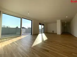 Dachterrassenwohnung mit großzügigem Wohnbereich und Small Office