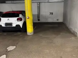 Tiefgaragenstellplatz direkt neben dem Einkaufszentrum FORUM OED zu vermieten!