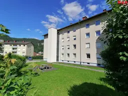 Erstbezug in Grünlage! Ansprechende, sanierte 3-Raumwohnung mit Balkon!