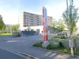 Sicherer heller Tiefgaragenstellplatz, direkt unter dem Einkaufszentrum Forum OED und dem ÄRZTEZENTRUM OED!