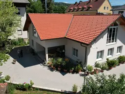 Neuwertiges, großzügiges Wohnhaus in Velden am Wörther See – Wfl: 250m², Terrasse, Kachelofen, Fußbodenheizung