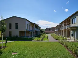ERSTBEZUG - 3-Zimmer-Wohnung im Landhausstil mit Balkon - Tierpark &amp; Badesee in der Nähe - geförderte Miete - 3 Zimmer 