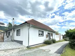 Antikes Bauernhaus im mediterranen Landhausstil top saniert – Verwirklichen Sie Ihren Traum vom Leben mit Tradition und dem Lebenskomfort der Moderne!