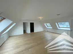 Große 3-Zimmer Dachgeschosswohnung in der Linzer Innenstadt!