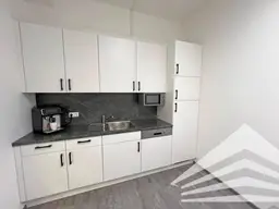 Helles 130 m² Büro mit Lager am Franzosenhausweg sofort verfügbar!