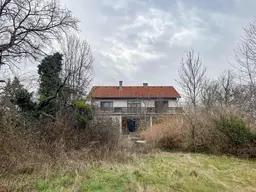 [06499] RESERVIERT - Grundstück in Ruhelage mit teilrenoviertem Haus