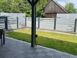 +++ Große GRILLTERRASSE mit Überdachung - GARTEN inmitten einer GRÜNOASE - 155m² TOP Zustand - HAUS mit DESIGNERKÜCHE - SUPERBAD u. 3 Schlafzimmer +++