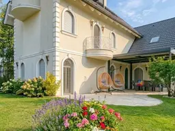 ++ Ein Zuhause, das beeindruckt ++ Exklusive Familienvilla mit 8-Zimmern, Spa, Garten &amp; Dachterrasse