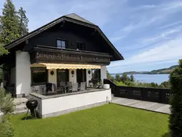 Landhaus in Obertrum: Unverbaubarer Seeblick, 1.883 m² Grund samt Baureserve