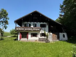 Salzburg Anthering: 2.248 qm Liegenschaft in idyllischer Alleinlage mit Landhaus plus Nebengebäude