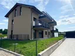 Erstbezug: Stilvolle 3,5-Zimmer-Wohnung mit Garten und Terrasse in Lengfelden!