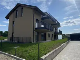 Idyllische 3,5-Zimmer-Wohnung mit Garten - Erstbezug
