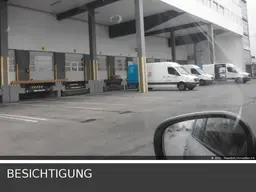 moderne Lagerhalle, 8-10 m hoch, mehrere überdachte Laderampen