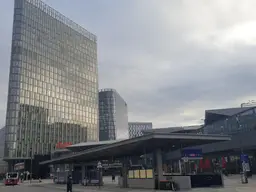 Hauptbahnhof Wien: bezugsfertiger möblierter Büroraum für bis zu 3 Arbeitsplätze