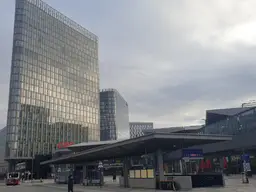 Hauptbahnhof Wien: bezugsfertiger möblierter Büroraum für bis zu 3 Arbeitsplätze