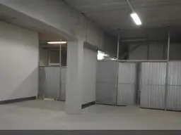 Gewerbeobjekt: Lager im EG mit 46 m² + Büro im 2.OG mit 55 m², Stellplätze