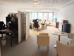 attraktives Bürohaus, nahe U3, Stellplätze, Betriebsrestaurant